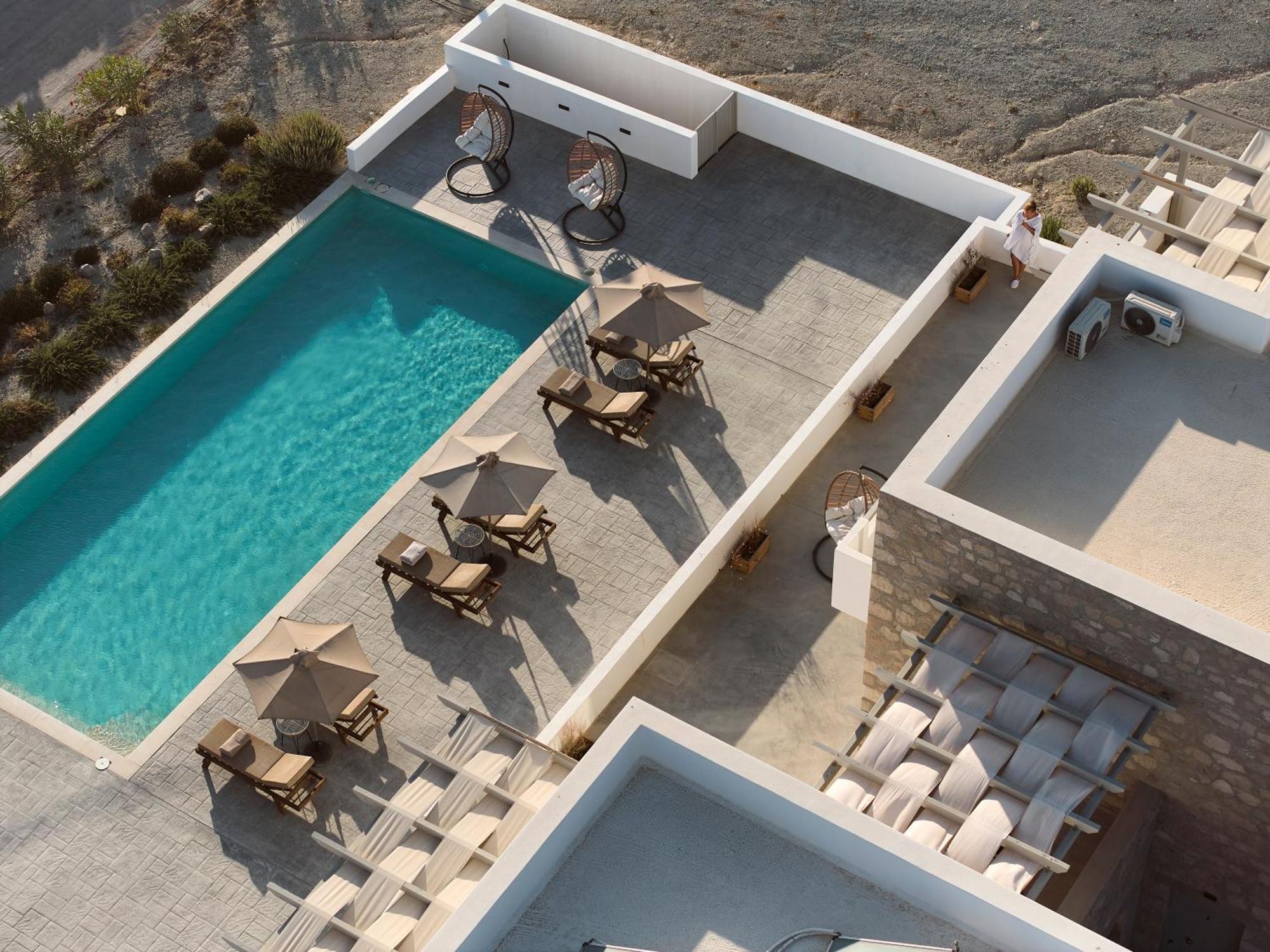 Kedros Milos Suites Adamantas  Bagian luar foto