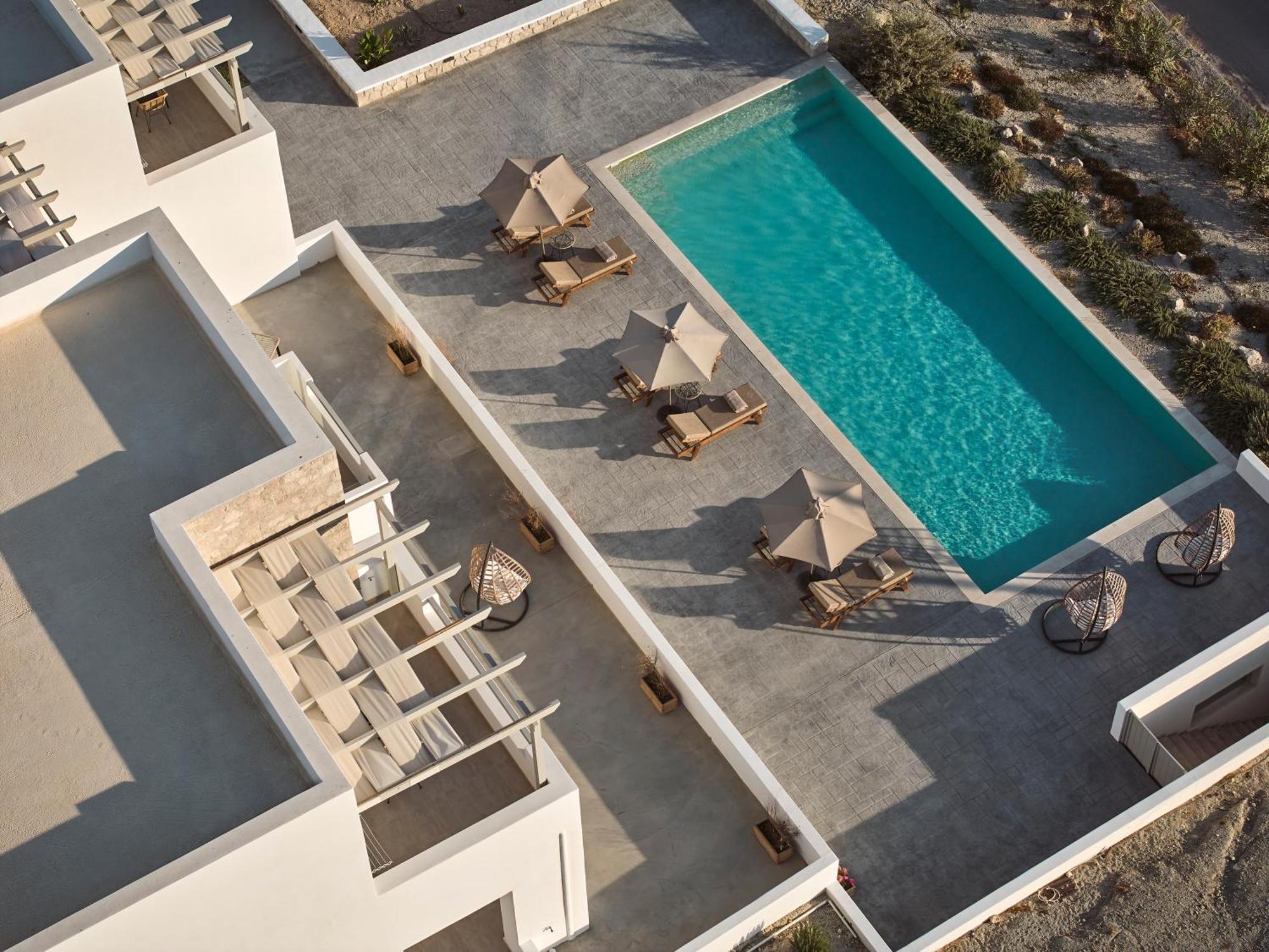 Kedros Milos Suites Adamantas  Bagian luar foto