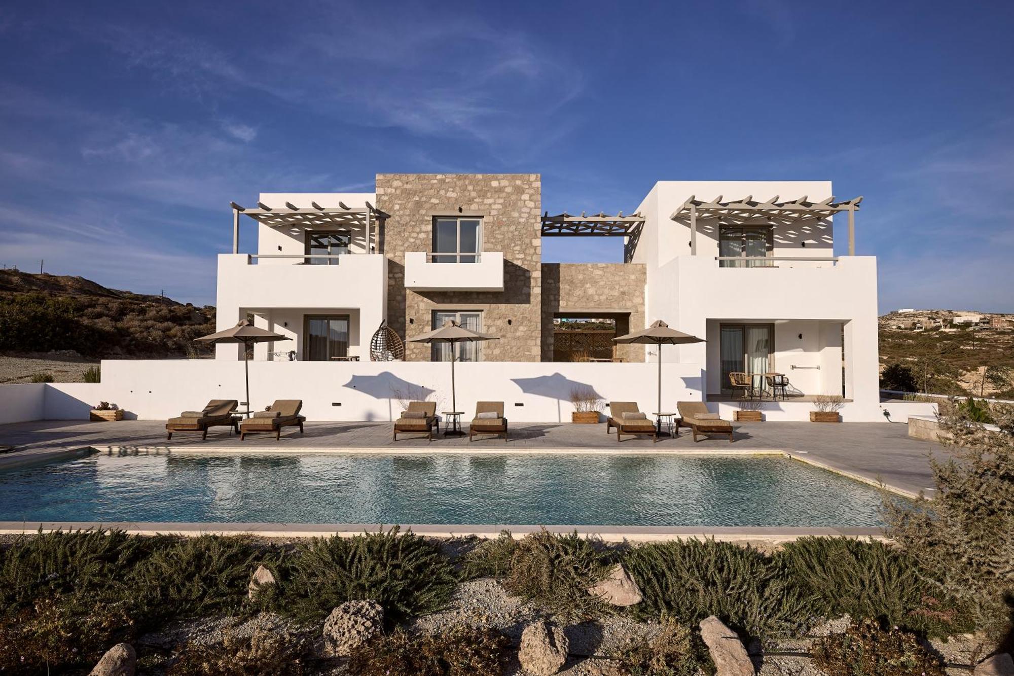 Kedros Milos Suites Adamantas  Bagian luar foto