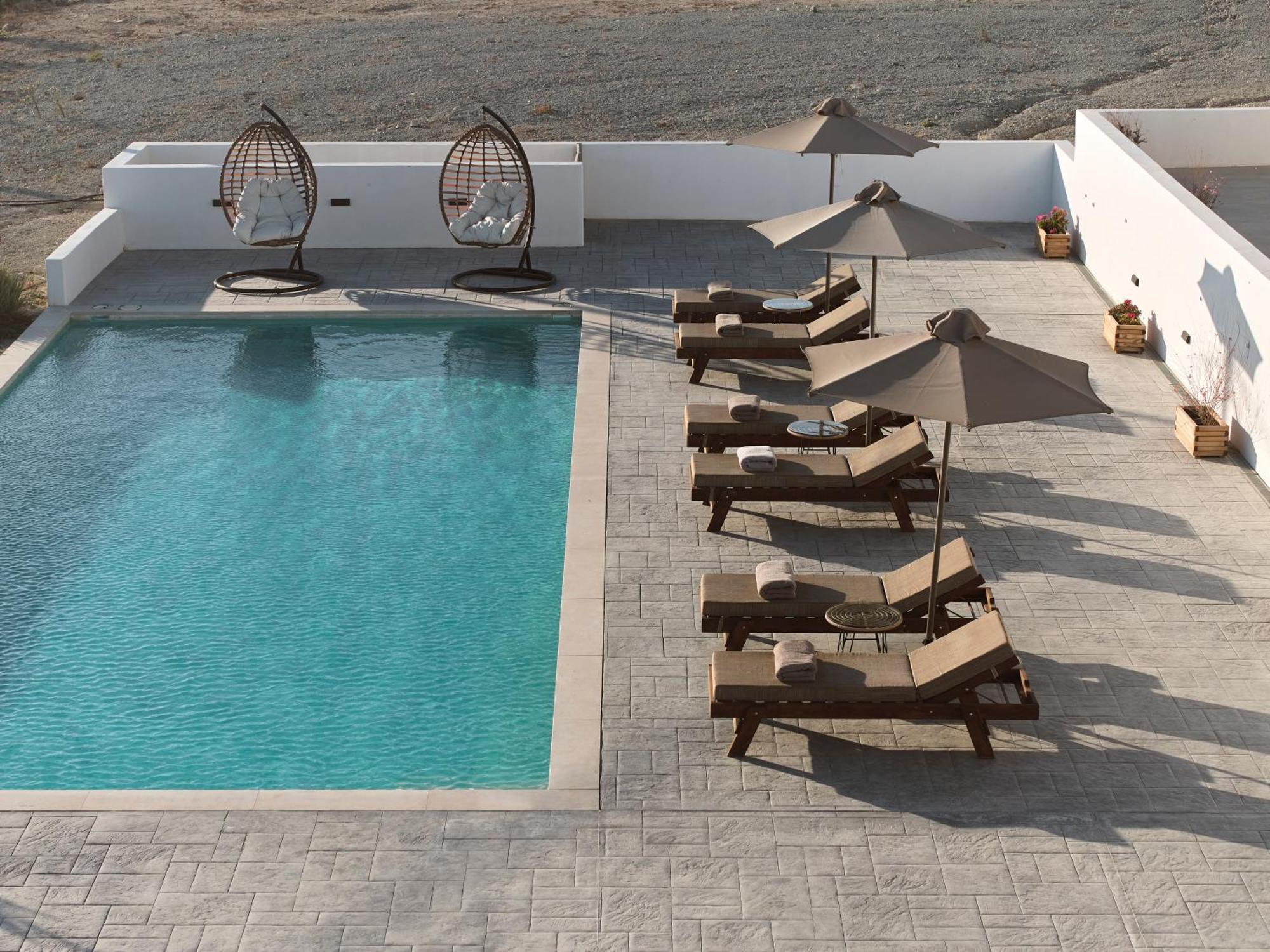Kedros Milos Suites Adamantas  Bagian luar foto