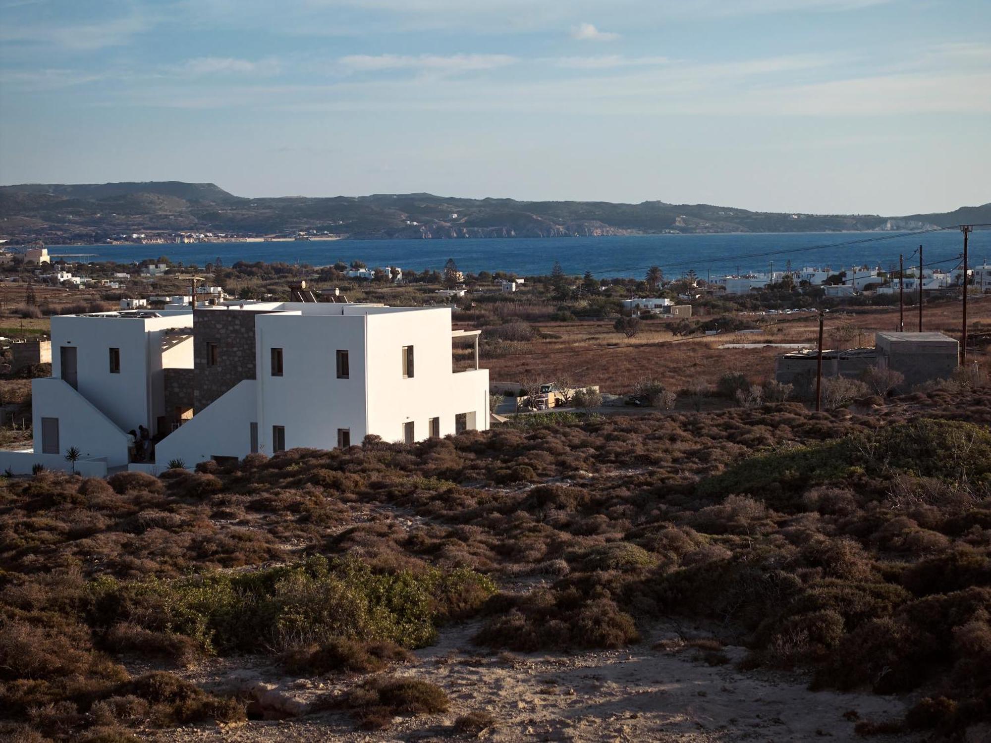 Kedros Milos Suites Adamantas  Bagian luar foto