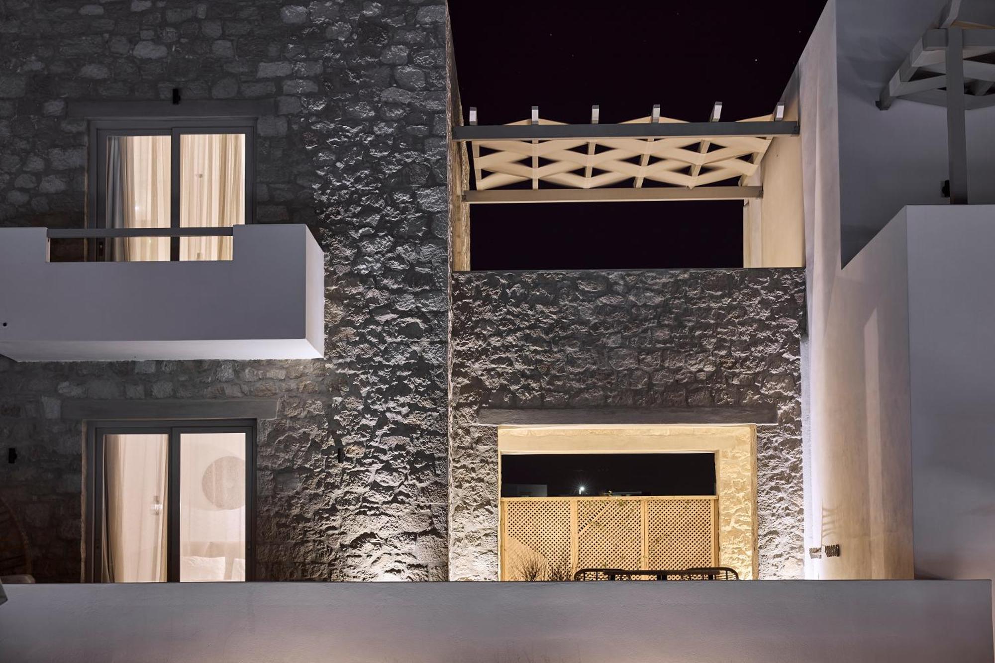 Kedros Milos Suites Adamantas  Bagian luar foto