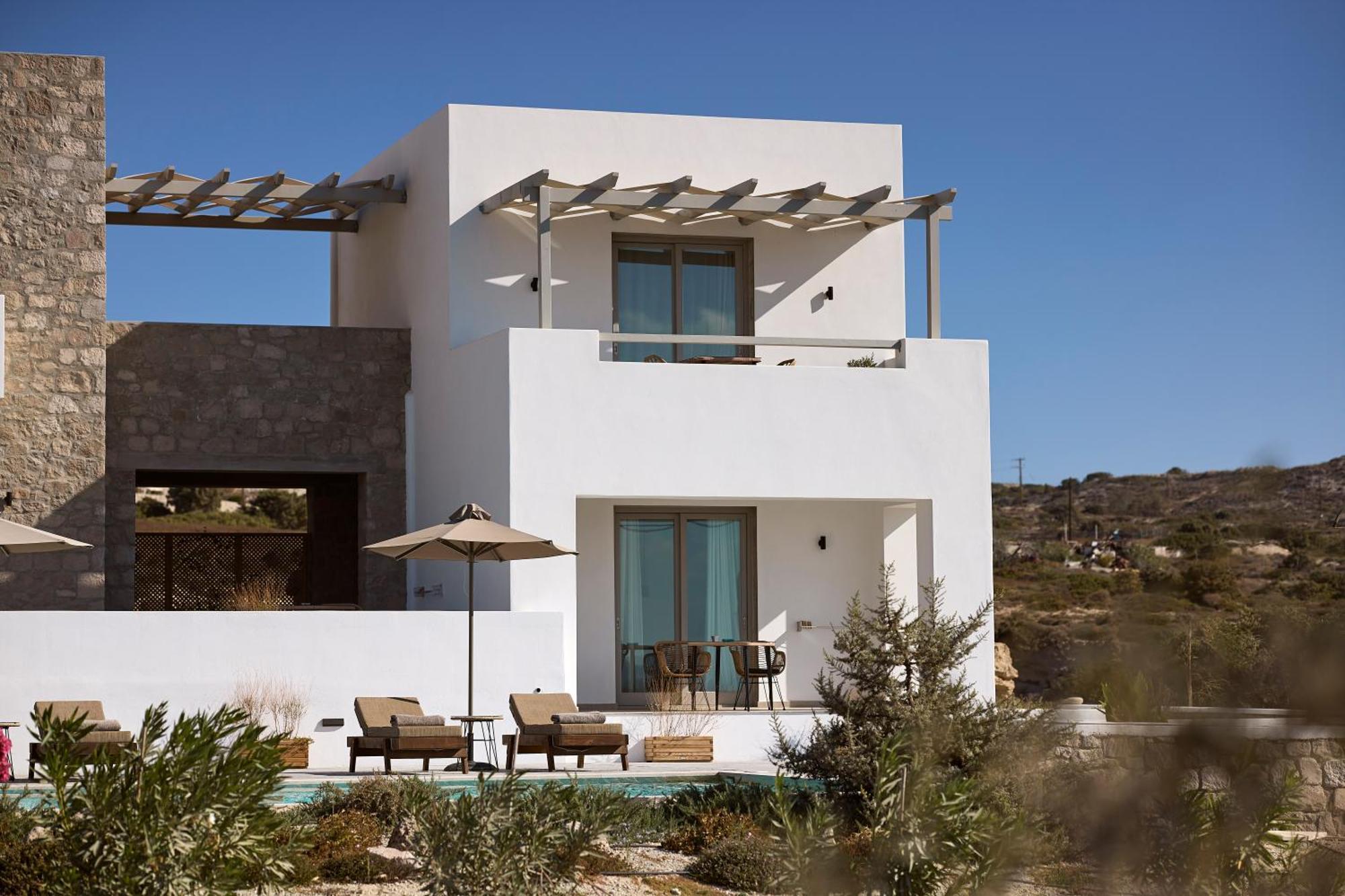 Kedros Milos Suites Adamantas  Bagian luar foto