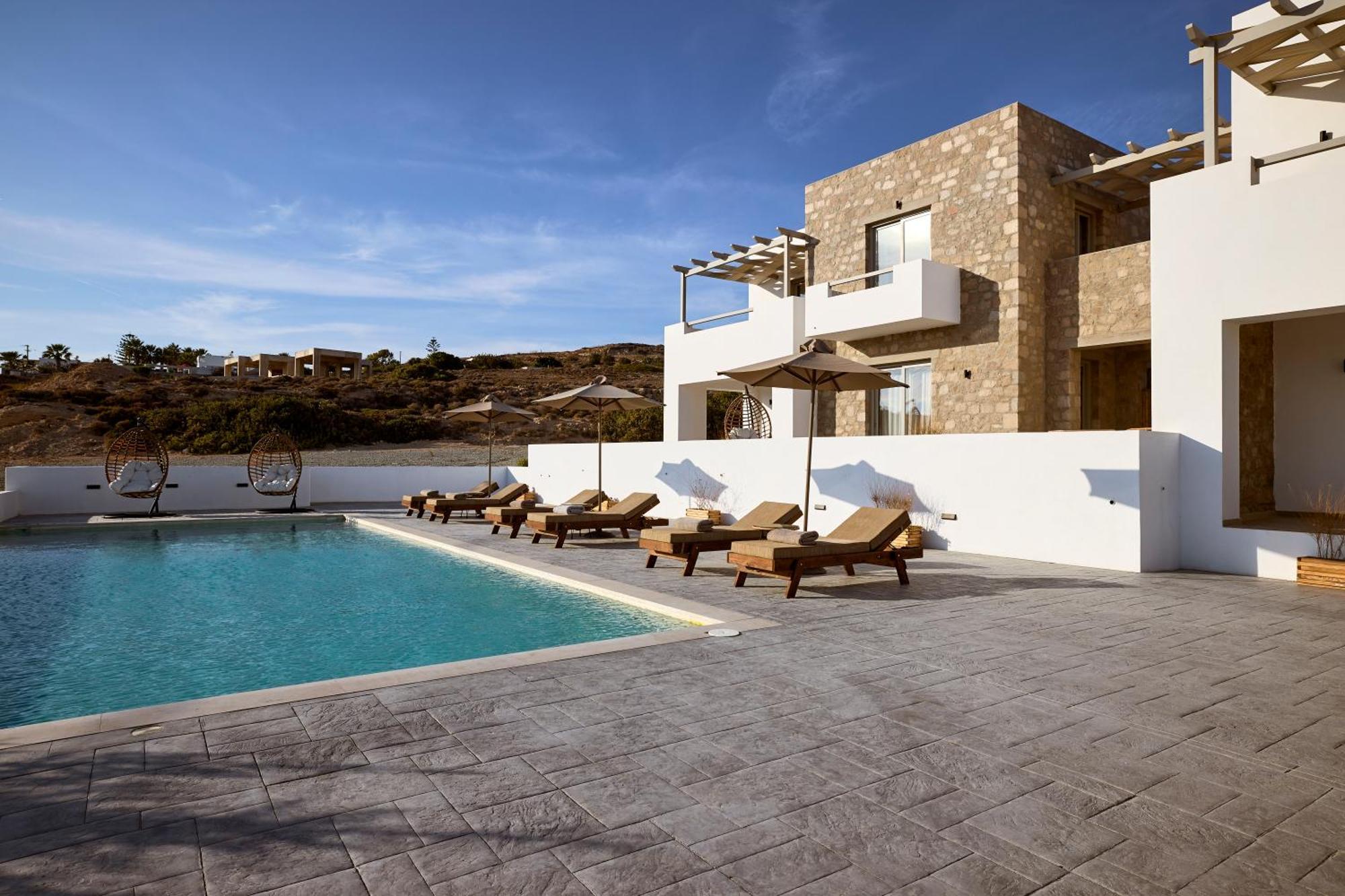 Kedros Milos Suites Adamantas  Bagian luar foto