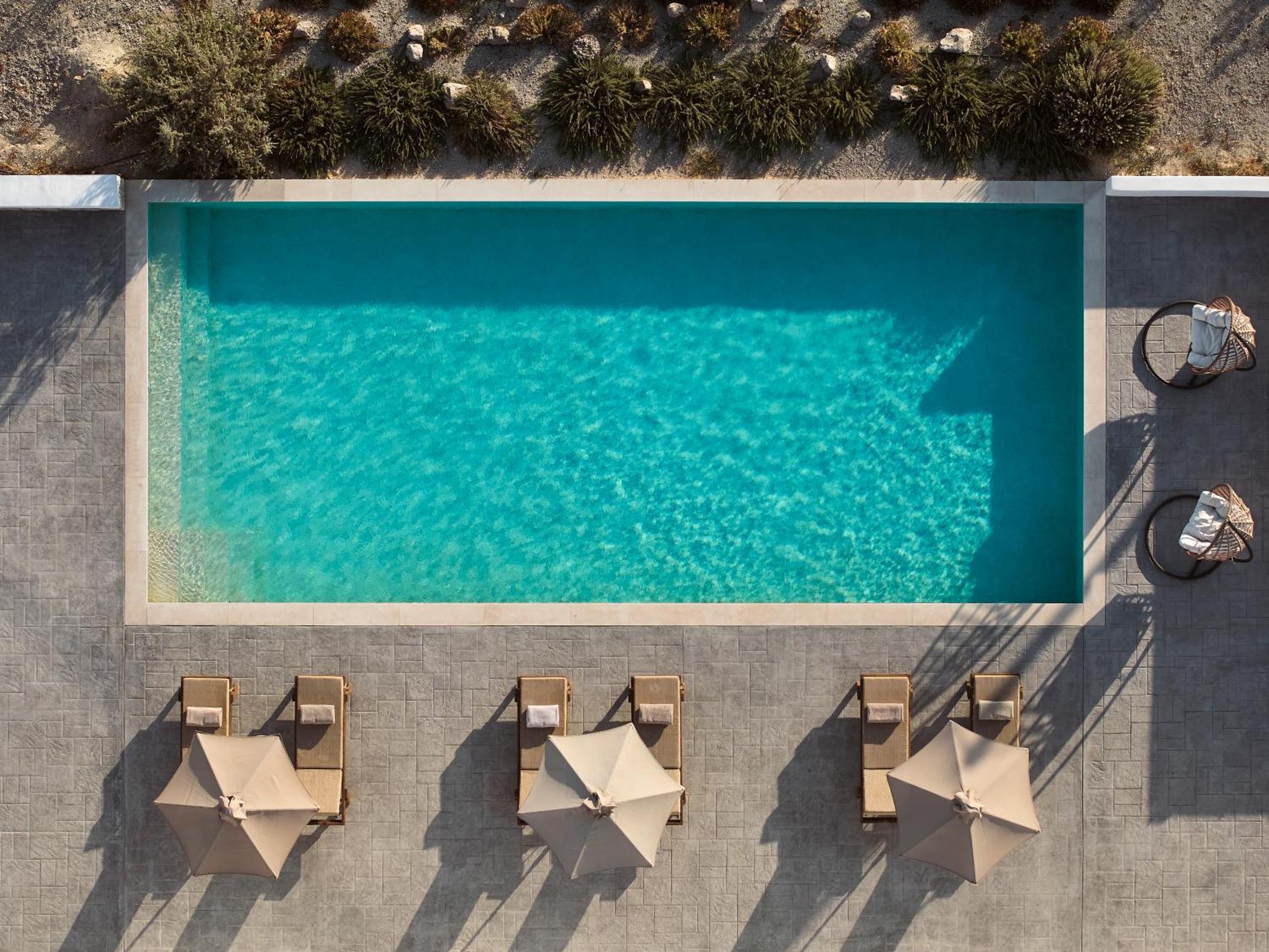Kedros Milos Suites Adamantas  Bagian luar foto