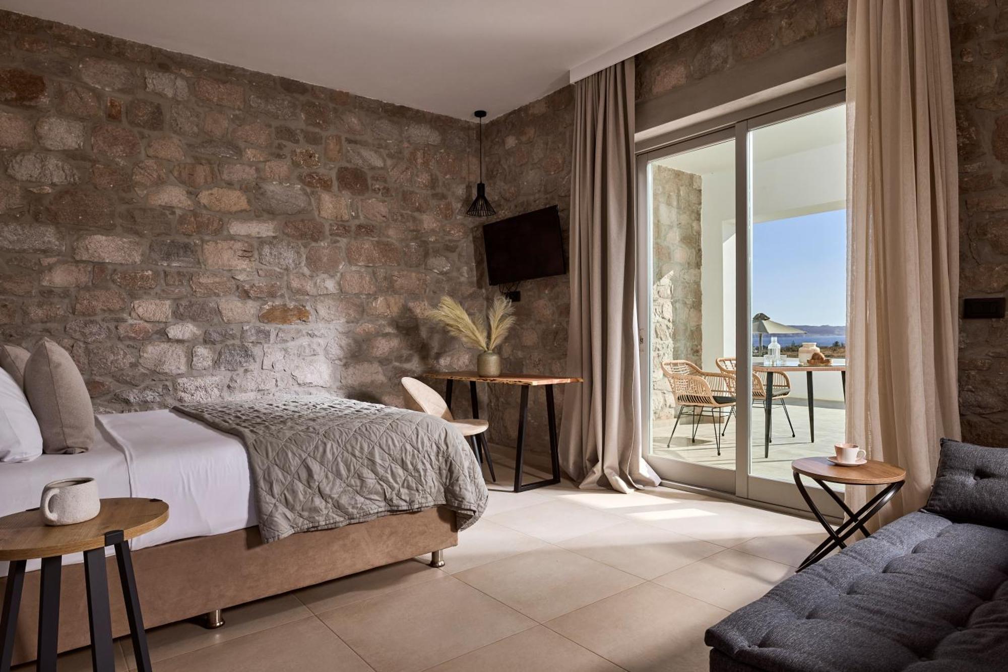 Kedros Milos Suites Adamantas  Bagian luar foto