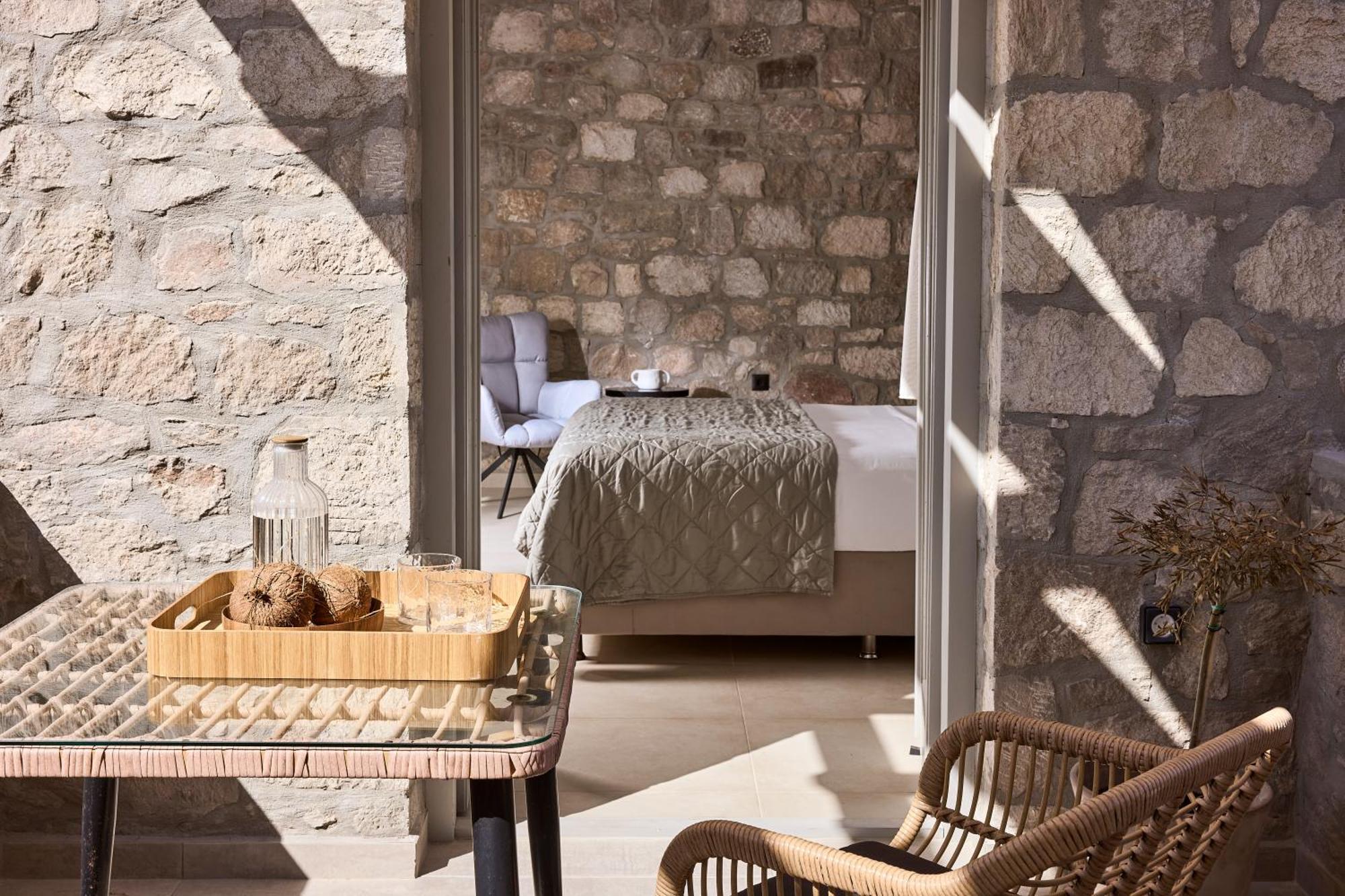 Kedros Milos Suites Adamantas  Ruang foto