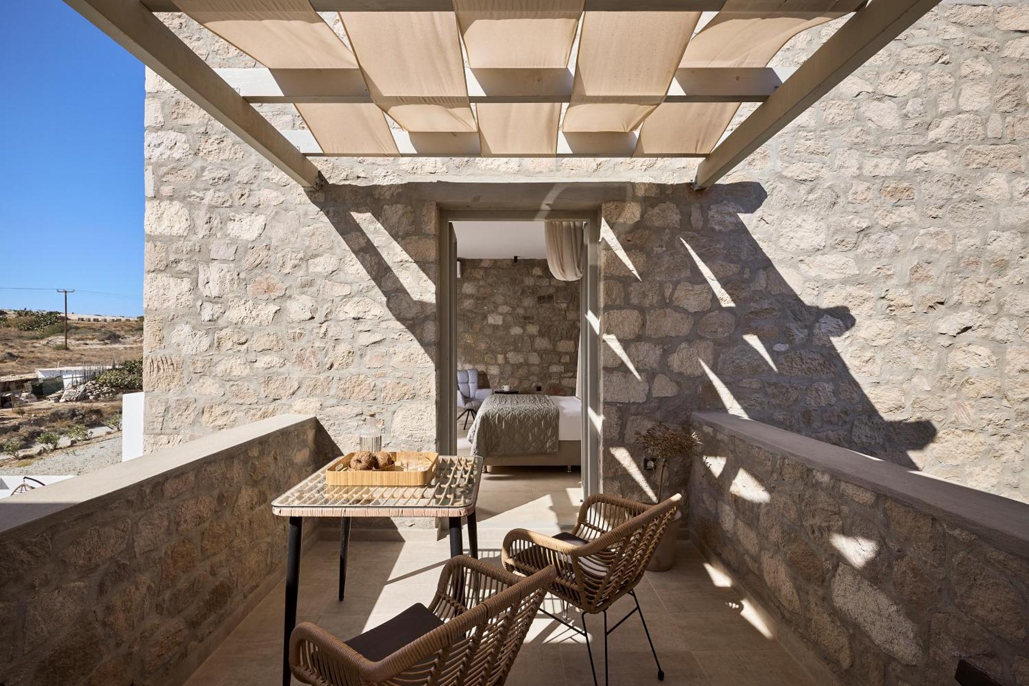 Kedros Milos Suites Adamantas  Bagian luar foto