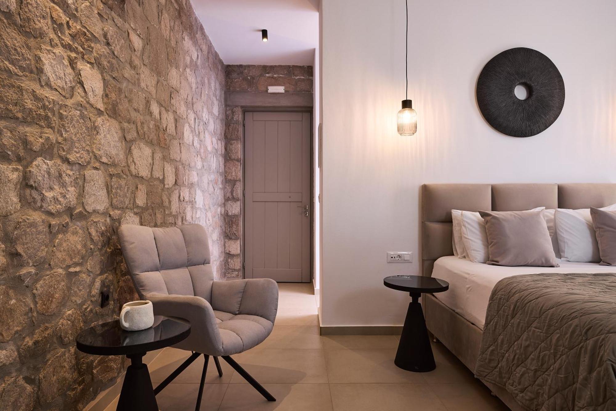 Kedros Milos Suites Adamantas  Bagian luar foto