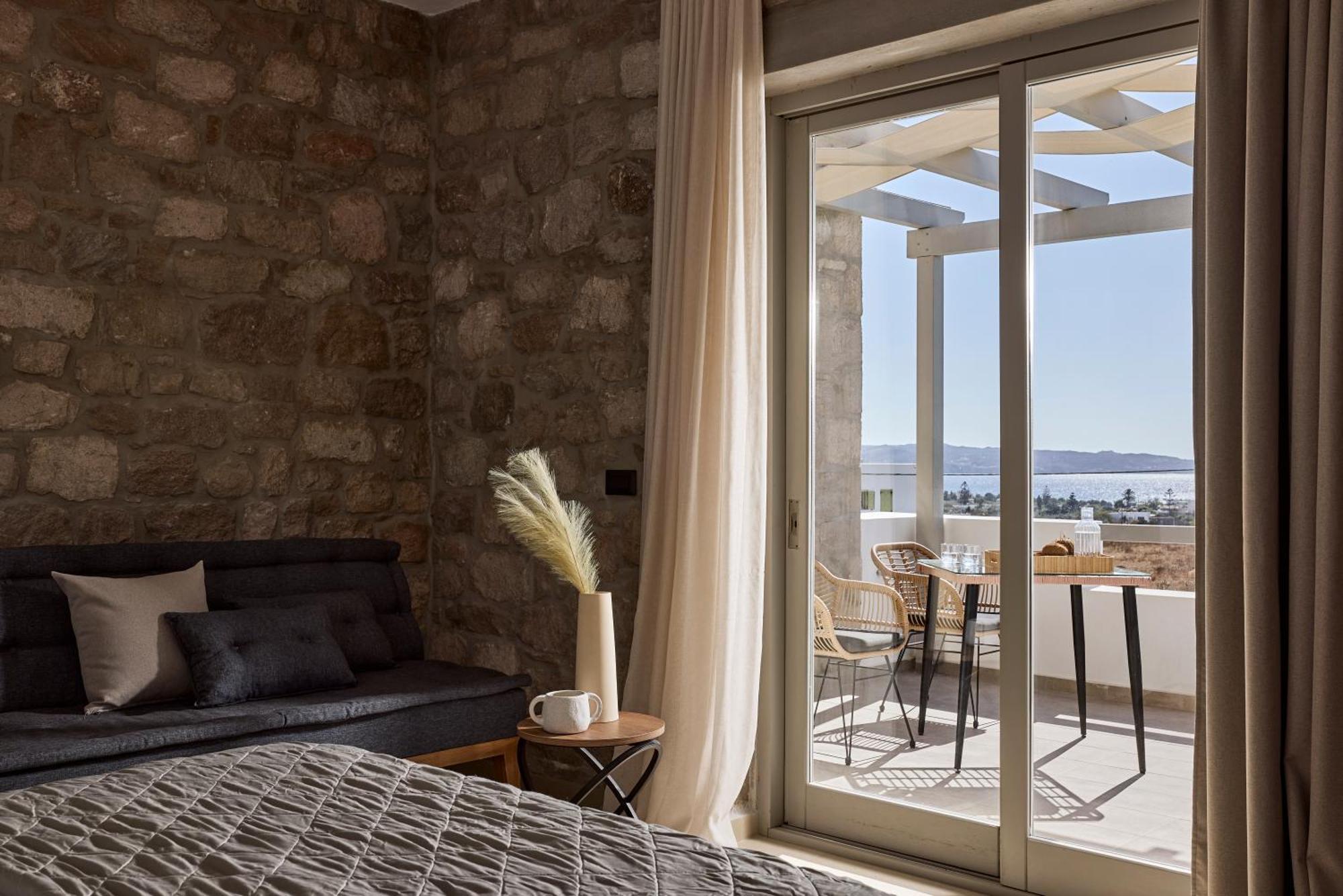 Kedros Milos Suites Adamantas  Ruang foto