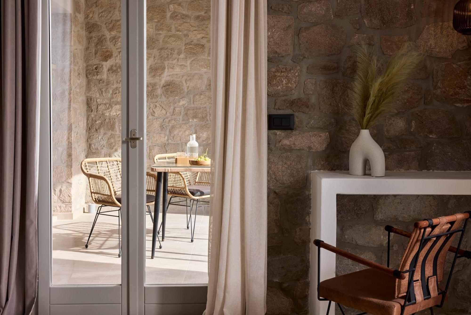 Kedros Milos Suites Adamantas  Ruang foto
