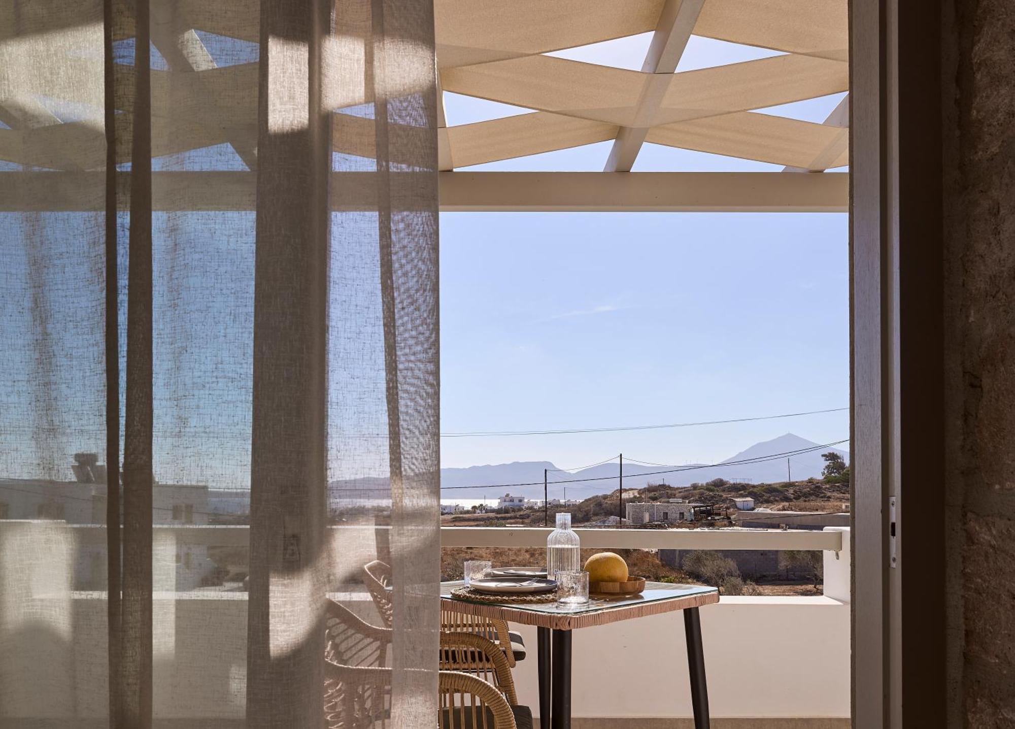 Kedros Milos Suites Adamantas  Ruang foto